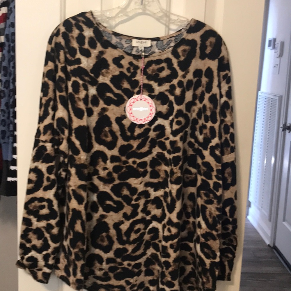 Leopard long sleeve flowing top